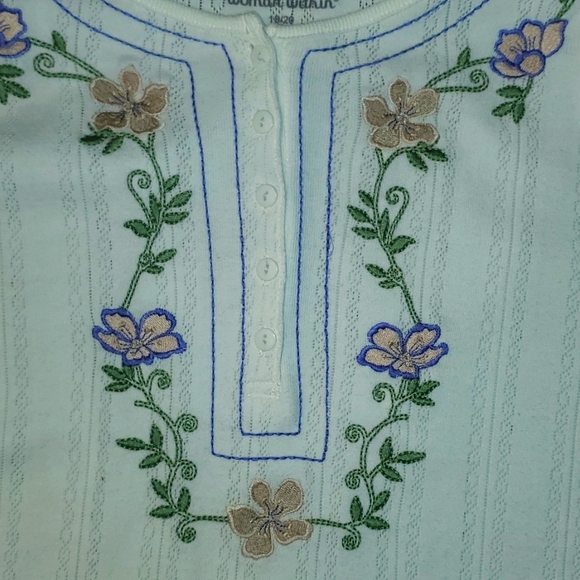 Woman Within Quarter Button Embroidered Chest Detail L (18/20) - Picture 4 of 5